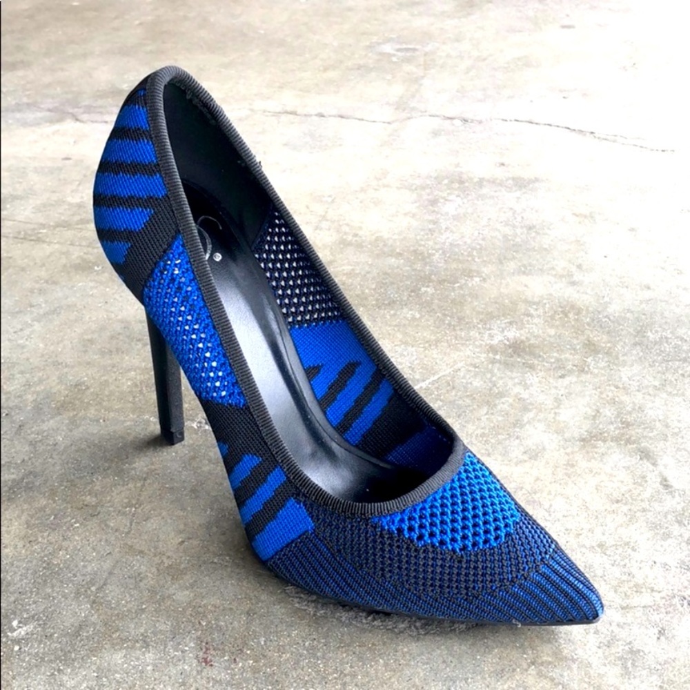 BNIB Delicious Blue Black Mesh Pumps 6.5